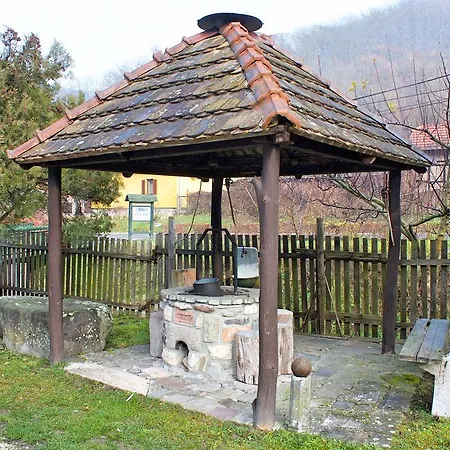 Pereszlenyi Vendeghaz Gæstehus 3*