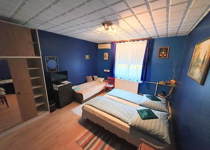 Pereszlenyi Vendeghaz Konukevi 3*